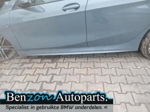 Usados Faldón lateral izquierda BMW 1 serie (F40) 118i 1.5 TwinPower 12V Precio € 151,25 IVA incluido ofrecido por Benzon Autodemontage