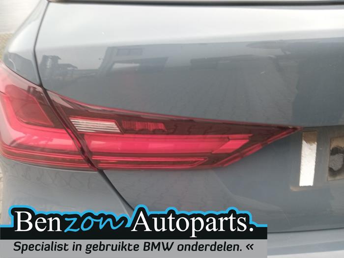 Feu arrière secondaire gauche d'un BMW 1 serie (F40) 118i 1.5 TwinPower 12V 2021