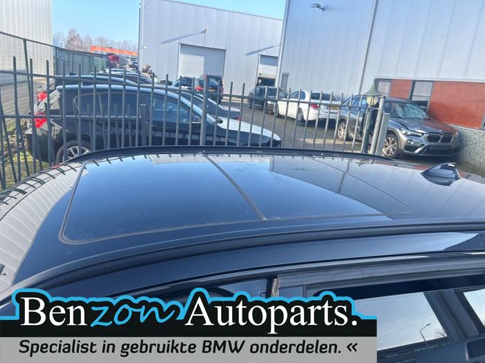 Sliding roof from a BMW 3 serie Touring (F31) 330d 3.0 24V 2013