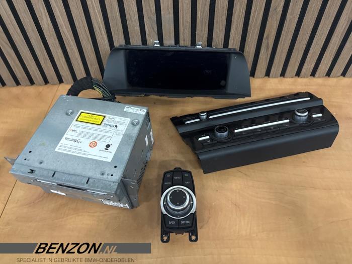 Usagé Kit navigation BMW M5 (F10) 4.4 V8 32V TwinPower Turbo Prix € 499,99 Règlement à la marge proposé par Benzon Autodemontage