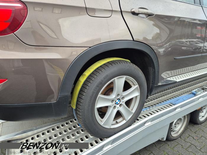 Rear wheel arch trim