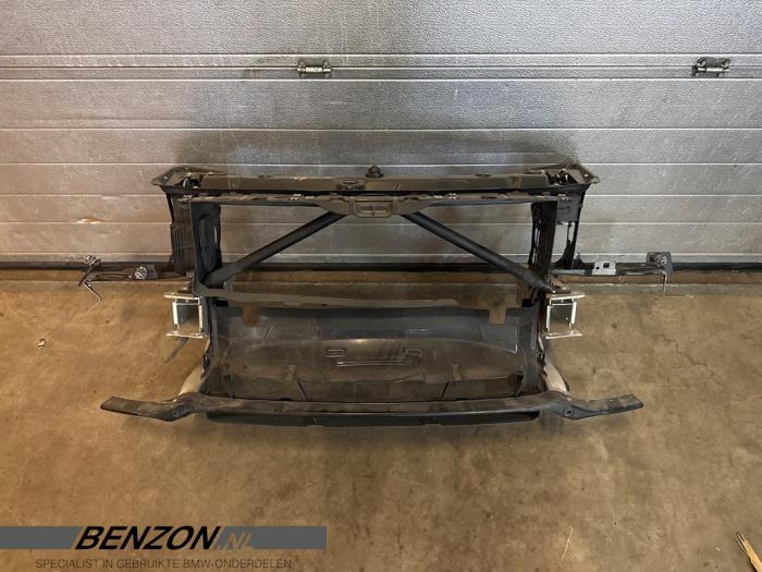 Begagnade Front BMW 3-Serie Pris € 242,00 Inklusive moms erbjuds av Benzon Autodemontage