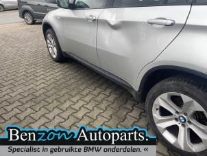 Usados Faldón lateral izquierda BMW X6 (E71/72) M50d 3.0 24V Precio € 125,00 Norma de margen ofrecido por Benzon Autodemontage