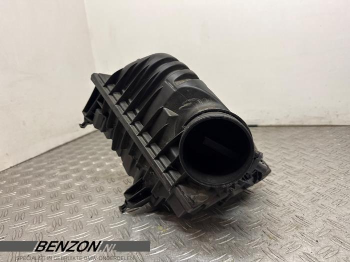 Gebrauchte Luftfiltergehäuse BMW 1 serie (F40) 116d 1.5 12V TwinPower Preis € 50,00 Margenregelung angeboten von Benzon Autodemontage