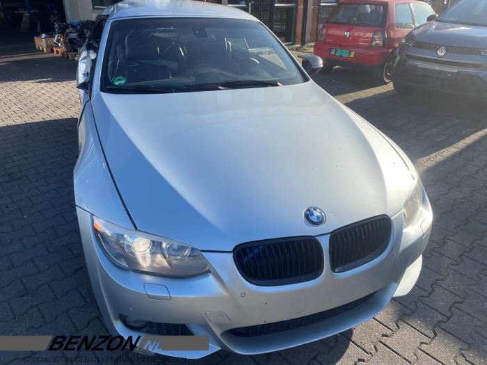 Używane Maska BMW 3 serie (E93) 330d 24V Cena € 450,00 Procedura marży oferowane przez Benzon Autodemontage