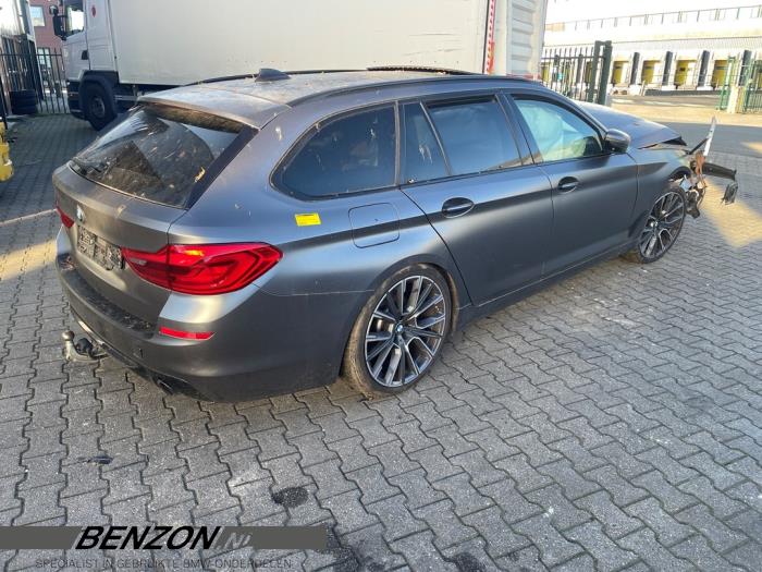 Używane Pólwal BMW 5 serie Touring (G31) 530i 2.0 TwinPower Turbo 16V Cena € 100,00 Procedura marży oferowane przez Benzon Autodemontage