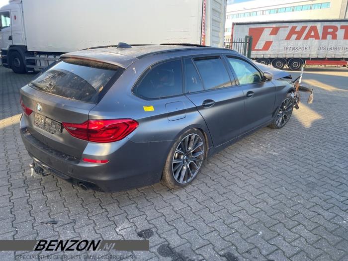 Usagé Echappement (complet) BMW 5 serie Touring (G31) 530i 2.0 TwinPower Turbo 16V Prix € 300,00 Règlement à la marge proposé par Benzon Autodemontage
