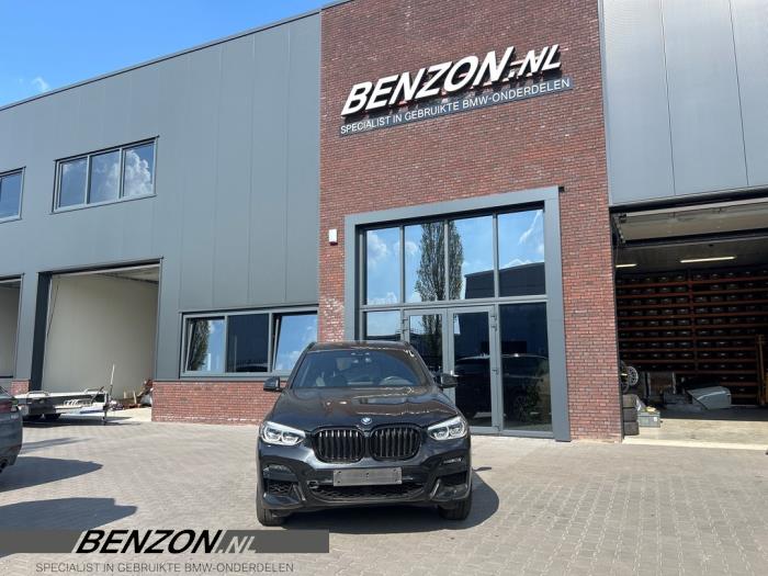 Używane Pólwal BMW X3 (G01) xDrive 30e 2.0 TwinPower Turbo 16V Cena € 400,00 Procedura marży oferowane przez Benzon Autodemontage