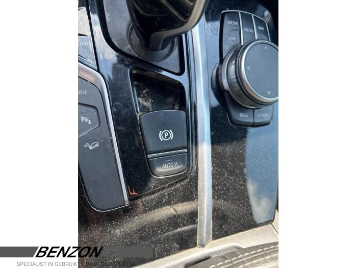 Gebrauchte Handbremse Schalter BMW X3 (G01) xDrive 30e 2.0 TwinPower Turbo 16V Preis € 50,00 Margenregelung angeboten von Benzon Autodemontage