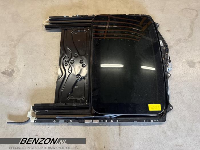 Używane Dach panoramiczny BMW 5 serie (F10) 535d xDrive 24V Cena € 199,99 Procedura marży oferowane przez Benzon Autodemontage