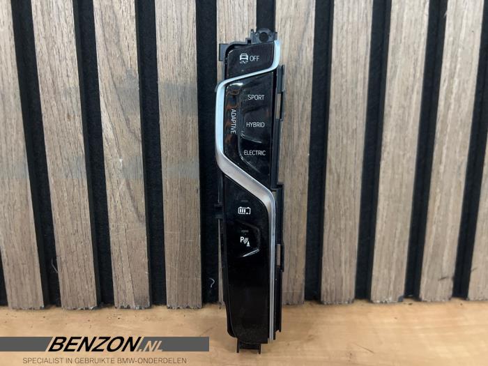 Usados Interruptor (varios) BMW 5 serie Touring (G31) 530e xDrive 2.0 Turbo 16V Precio € 124,99 Norma de margen ofrecido por Benzon Autodemontage