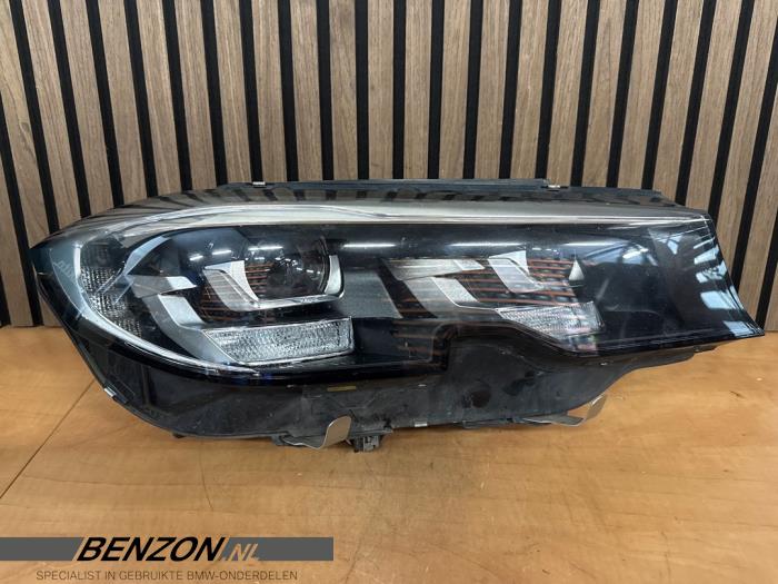 Używane Reflektor prawy BMW 3 serie Touring (G21) 320d 2.0 TwinPower Turbo 16V Mild Hybrid Cena € 900,00 Procedura marży oferowane przez Benzon Autodemontage