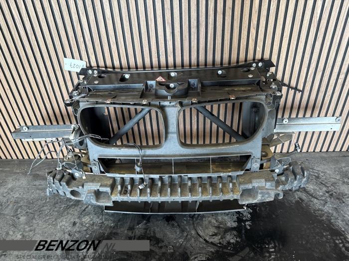 Begagnade Front BMW X3 (F25) xDrive 20i 2.0 16V Twin Power Turbo Pris € 450,00 Marginaltabell erbjuds av Benzon Autodemontage