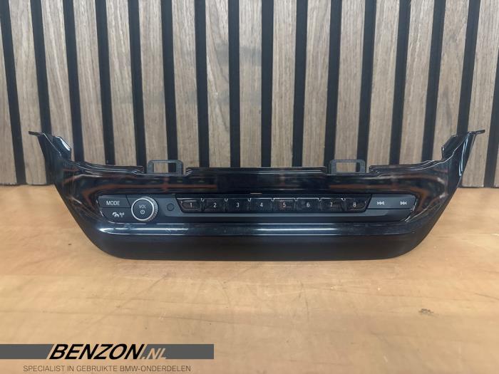 Usagé Panneau commande radio BMW X4 (G02) M40i 3.0 TwinPower Turbo 24V Mild Hybrid Prix € 189,99 Règlement à la marge proposé par Benzon Autodemontage