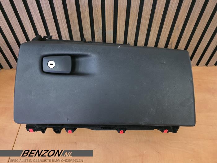 Begagnade Handskfack BMW X5 (F15) xDrive 40e 2.0 Pris € 29,99 Marginaltabell erbjuds av Benzon Autodemontage