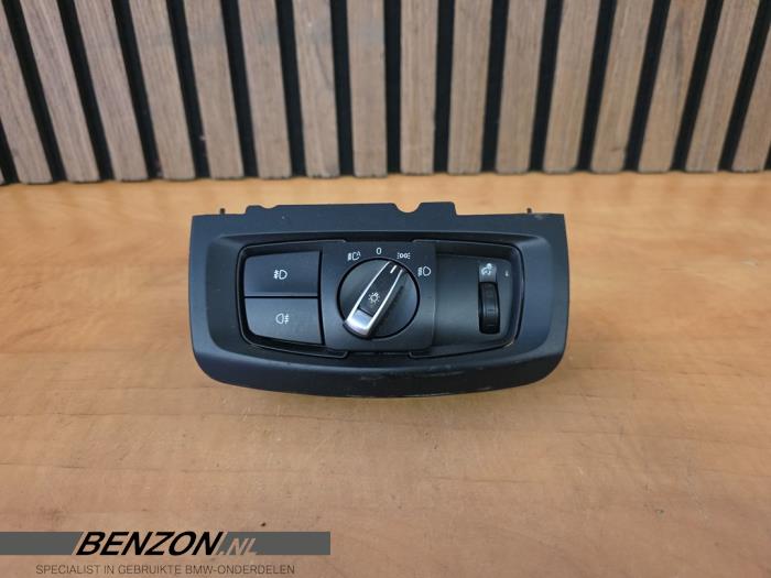 Używane Przelacznik swiatel BMW X5 (F15) xDrive 40e 2.0 Cena € 19,99 Procedura marży oferowane przez Benzon Autodemontage