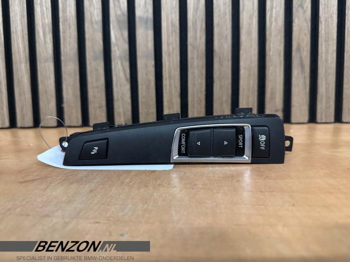 Używane Przelacznik ESP BMW 5 serie Touring (F11) 520d 16V Cena € 25,00 Procedura marży oferowane przez Benzon Autodemontage