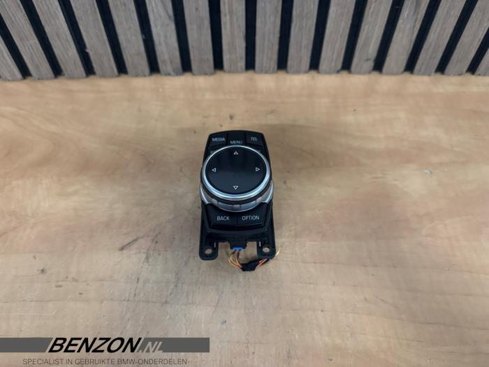 Używane Przycisk I-Drive BMW 3 serie (F30) 335d xDrive 3.0 24V Cena € 39,99 Procedura marży oferowane przez Benzon Autodemontage