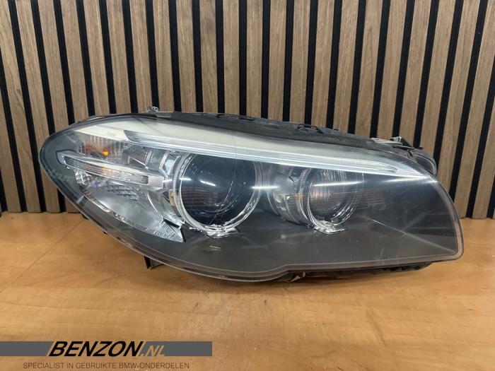 Używane Reflektor prawy BMW 5 serie Touring (F11) 528i 16V Cena € 749,99 Procedura marży oferowane przez Benzon Autodemontage