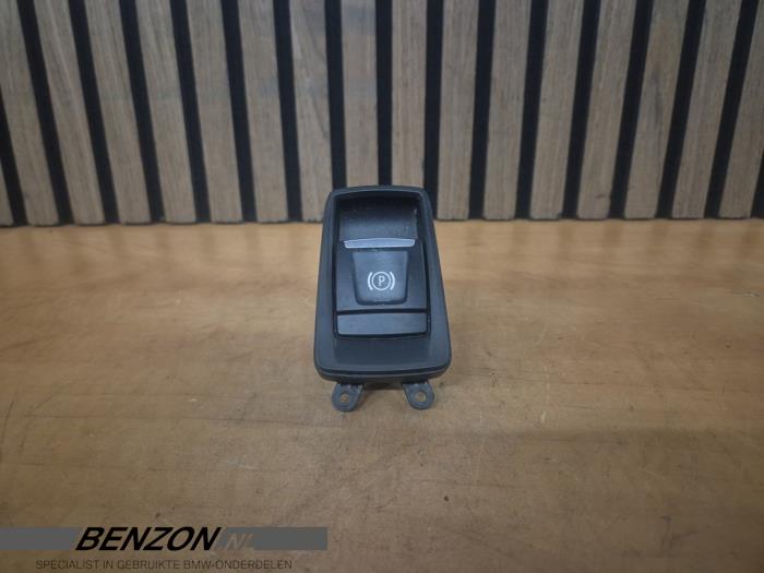 Gebrauchte Handbremse Schalter BMW 2 serie Gran Tourer (F46) 218i 1.5 TwinPower Turbo 12V Preis € 49,99 Margenregelung angeboten von Benzon Autodemontage