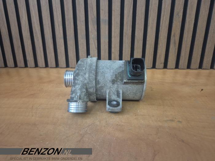 Begagnade Vattenpump BMW X5 (F15) xDrive 40e 2.0 Pris € 149,99 Marginaltabell erbjuds av Benzon Autodemontage