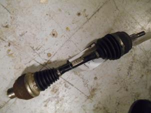 Used Front drive shaft, left Volkswagen Transporter Price on request offered by Benzon Autodemontage