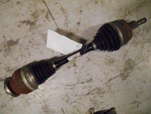 Used Front drive shaft, left Volkswagen Transporter Price on request offered by Benzon Autodemontage