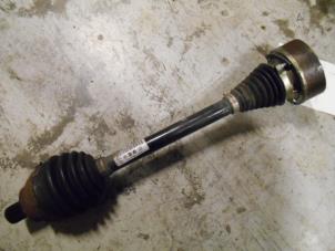 Used Front drive shaft, left Volkswagen Golf Price on request offered by Benzon Autodemontage