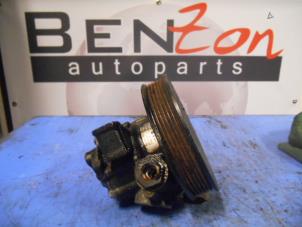 Used Power steering pump Mercedes Vito Price on request offered by Benzon Autodemontage