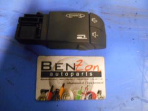 Used Radio control panel Nissan Interstar Price on request offered by Benzon Autodemontage