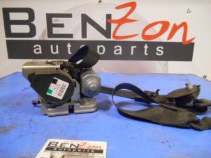 Used Front seatbelt, right Mercedes E-Klasse Price on request offered by Benzon Autodemontage