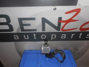 Used Rear seatbelt, left Mitsubishi L200 Price on request offered by Benzon Autodemontage