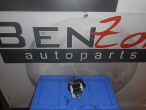 Used Rear seatbelt, left Opel Signum Price on request offered by Benzon Autodemontage