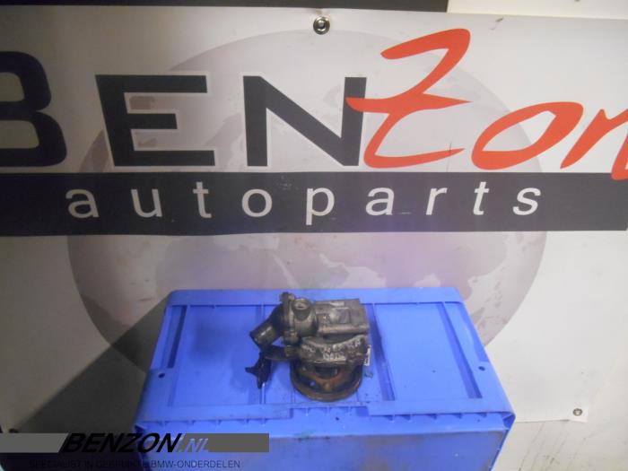Używane Pompa wodna Suzuki Vitara Cena na żądanie oferowane przez Benzon Autodemontage