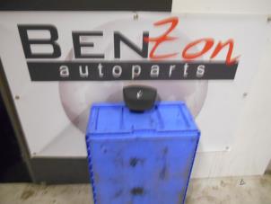 Used Left airbag (steering wheel) Renault Megane Price on request offered by Benzon Autodemontage
