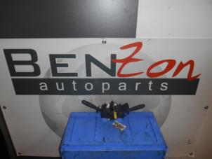 Used Steering column stalk Opel Vivaro Price on request offered by Benzon Autodemontage