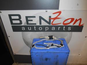 Używane Kurtyna prawa Opel Corsa Cena na żądanie oferowane przez Benzon Autodemontage