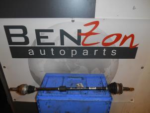Used Front drive shaft, right Opel Astra Price on request offered by Benzon Autodemontage