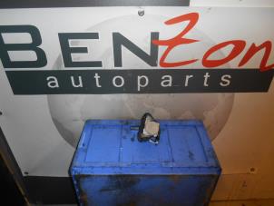 Usados Cinturón de seguridad derecha detrás Toyota Yaris Precio de solicitud ofrecido por Benzon Autodemontage