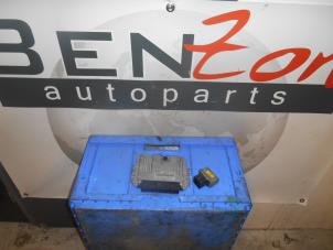 Używane Zestaw zamków Renault Trafic Cena na żądanie oferowane przez Benzon Autodemontage
