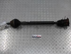 Used Front drive shaft, right Volkswagen Passat Price on request offered by Benzon Autodemontage