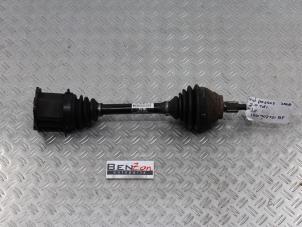 Used Front drive shaft, left Volkswagen Passat Price on request offered by Benzon Autodemontage