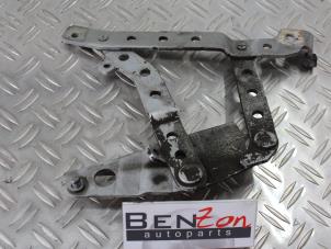Used Bonnet Hinge BMW Z3 Price on request offered by Benzon Autodemontage