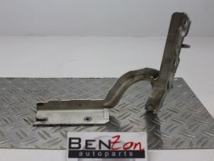 Used Bonnet Hinge Fiat Scudo Price on request offered by Benzon Autodemontage