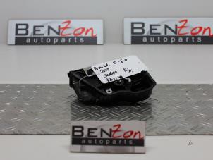 Used Front door lock mechanism 4-door, right BMW 5-Serie Price on request offered by Benzon Autodemontage