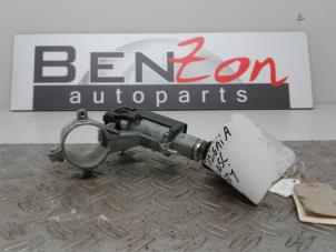 Usagé Serrure de contact + clé Opel Insignia Prix sur demande proposé par Benzon Autodemontage