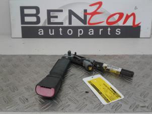 Used Seatbelt tensioner, left Chevrolet Captiva Price on request offered by Benzon Autodemontage
