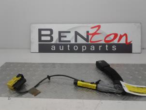 Usados Tensor de cinturón de seguridad derecha BMW X5 Precio de solicitud ofrecido por Benzon Autodemontage