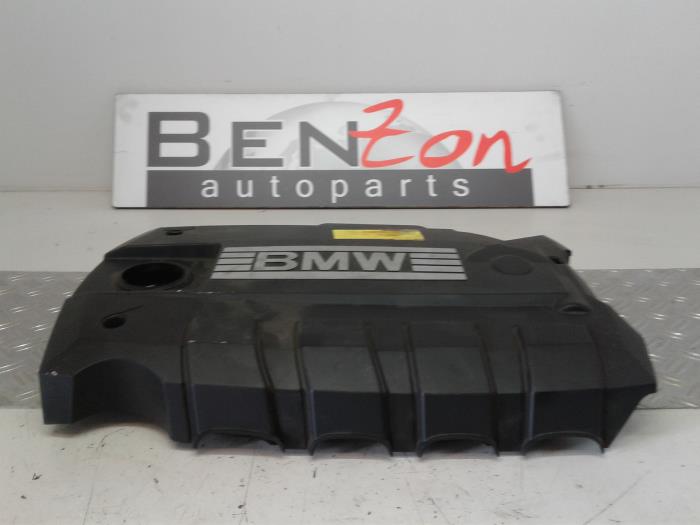 Engine cover from a BMW 3-Serie 2008