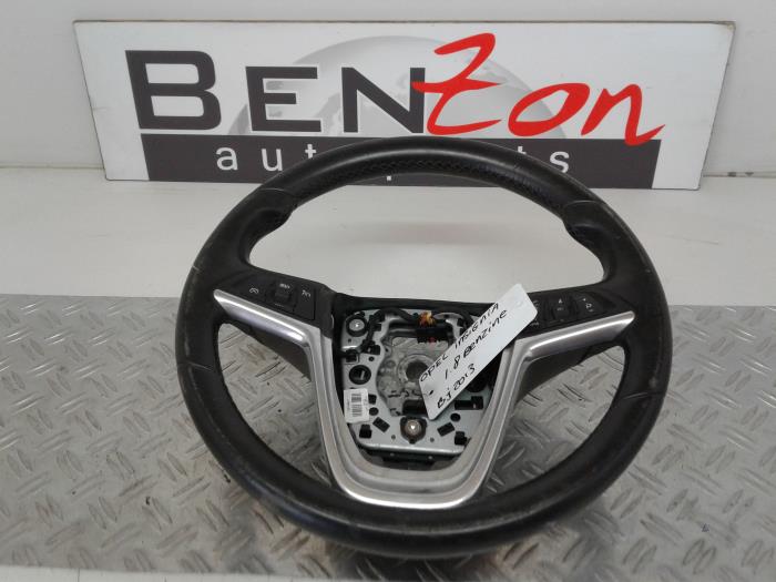 Steering wheel from a Opel Insignia 2013